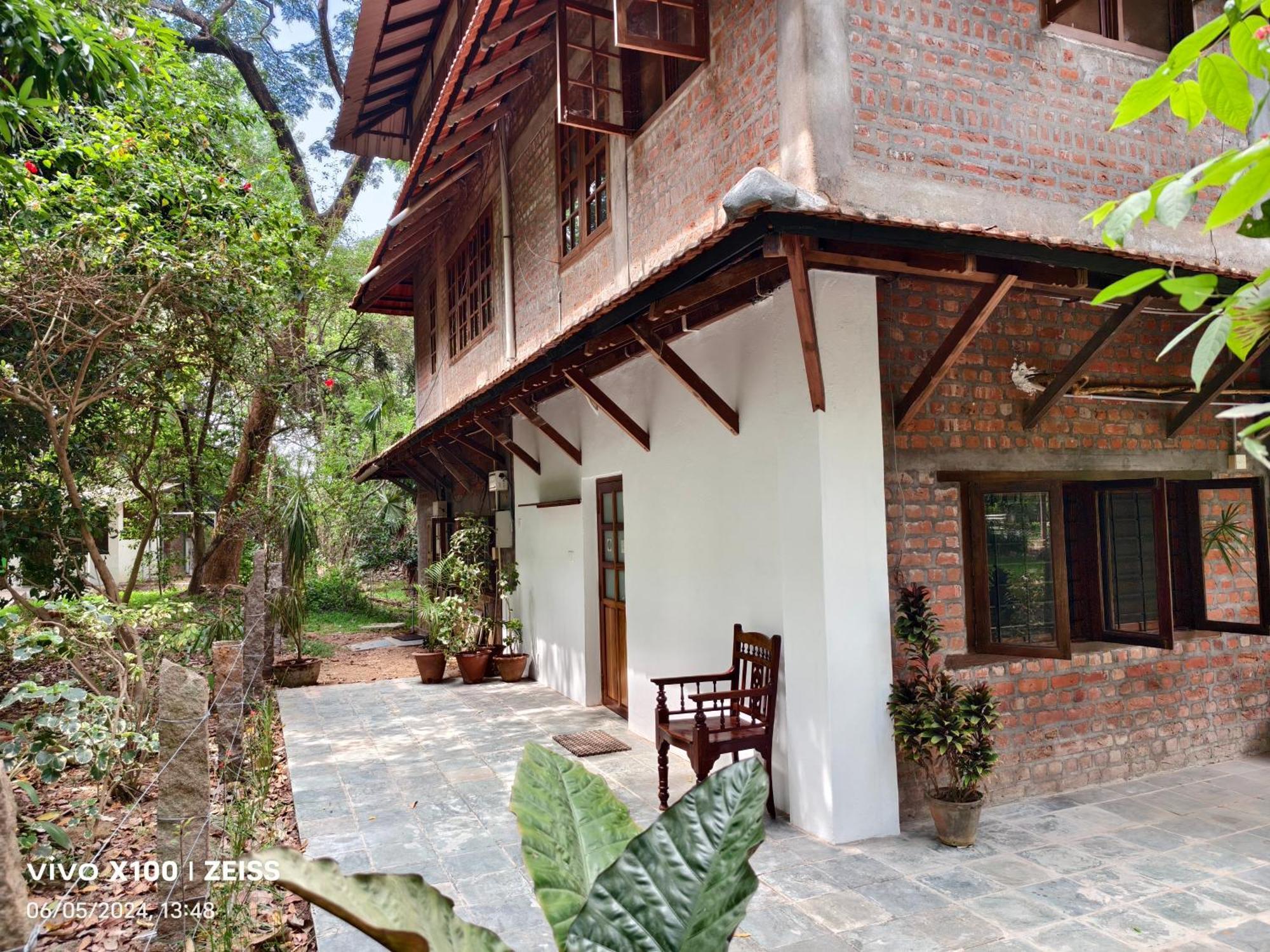 Isai Ambalam Guest House ポンディシェリ エクステリア 写真