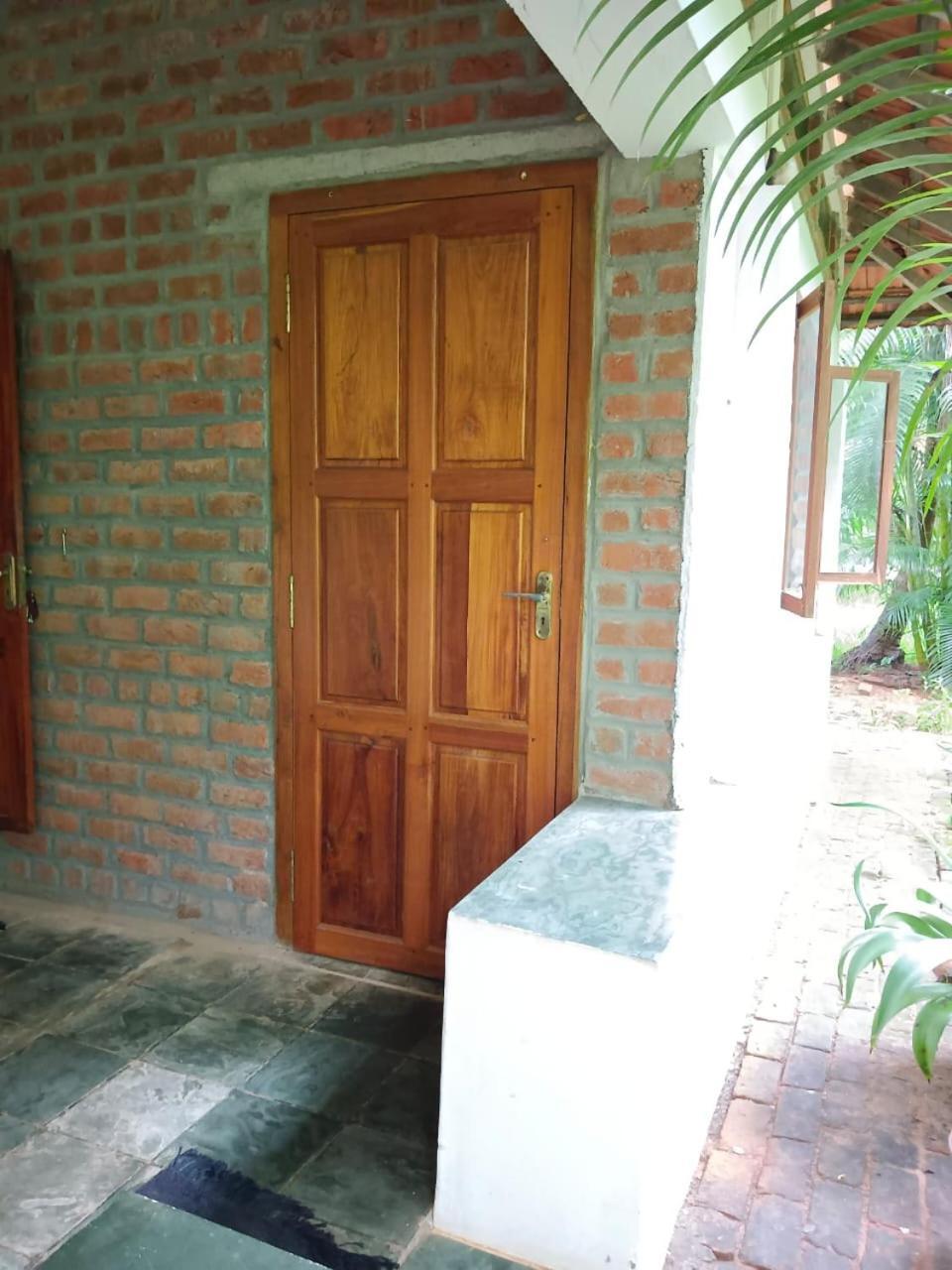 Isai Ambalam Guest House ポンディシェリ エクステリア 写真