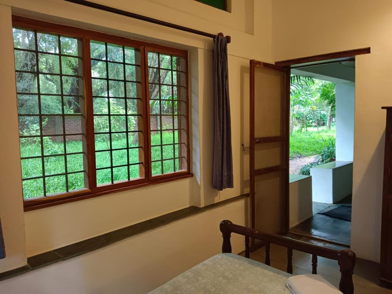 Isai Ambalam Guest House ポンディシェリ エクステリア 写真