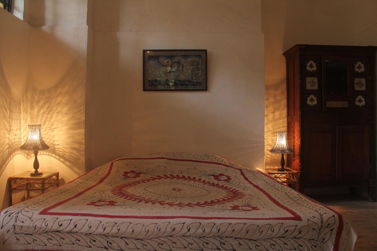 Isai Ambalam Guest House ポンディシェリ エクステリア 写真
