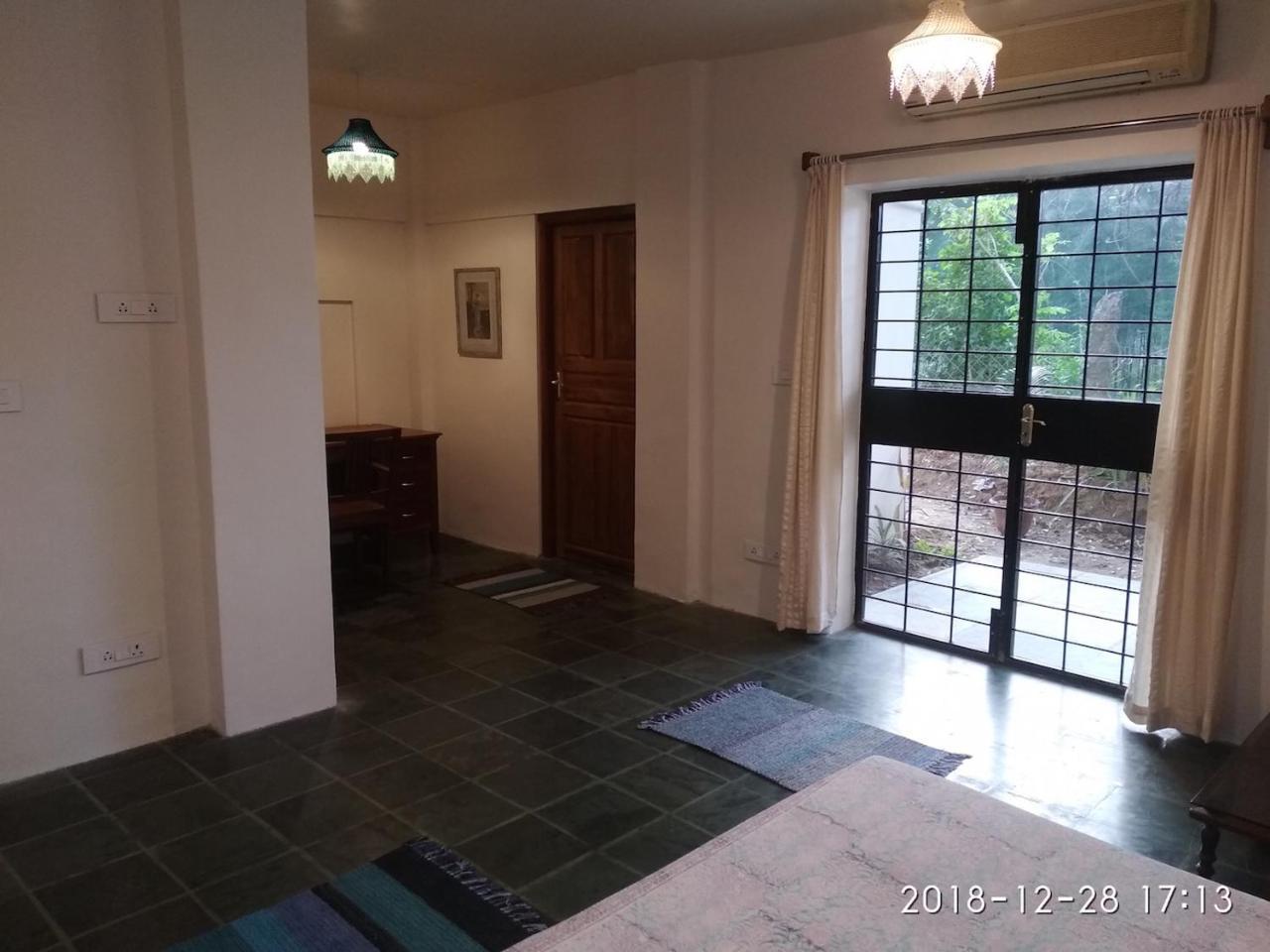 Isai Ambalam Guest House ポンディシェリ エクステリア 写真